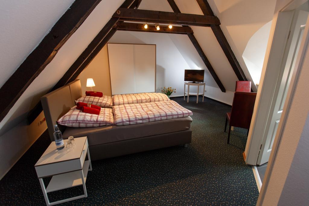 Pension Altes Burghotel Neustadt-Glewe Zimmer foto