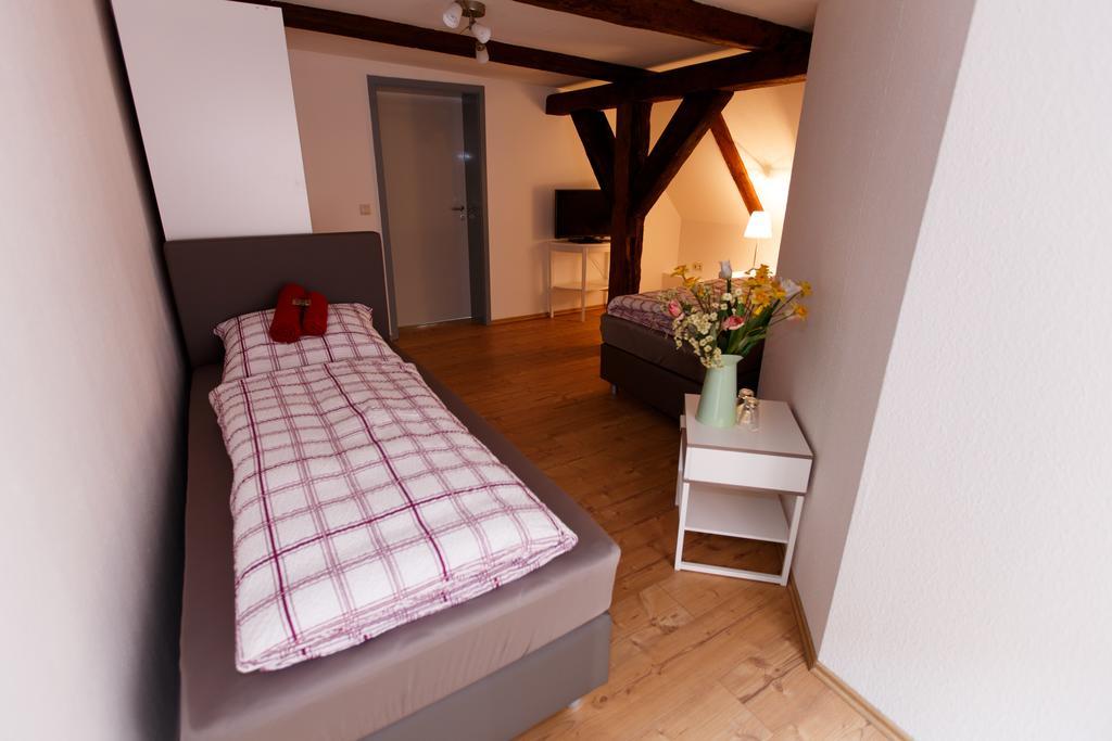 Pension Altes Burghotel Neustadt-Glewe Zimmer foto